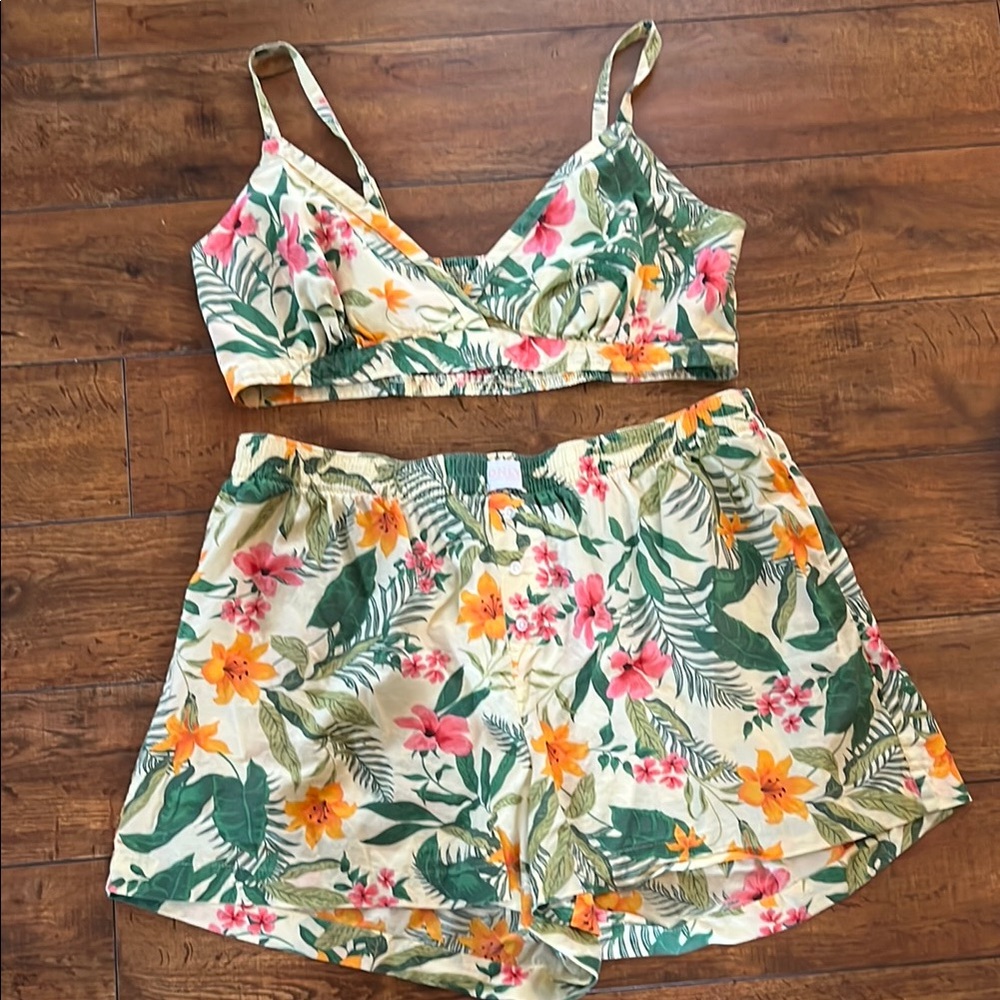 ONLY Floral Two-Piece Set with Tropical Print